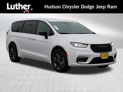 2026 Chrysler Pacifica Hudson WI