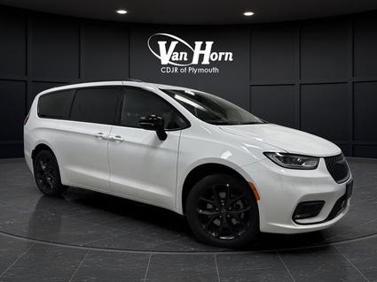 2026 Chrysler Pacifica Plymouth WI