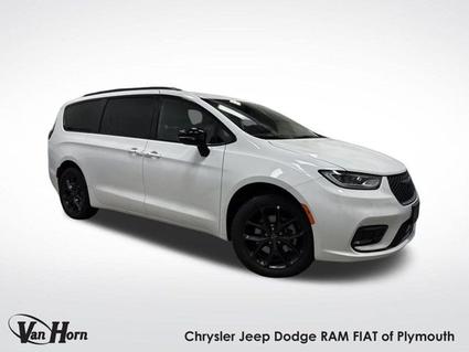 2026 Chrysler Pacifica Plymouth WI