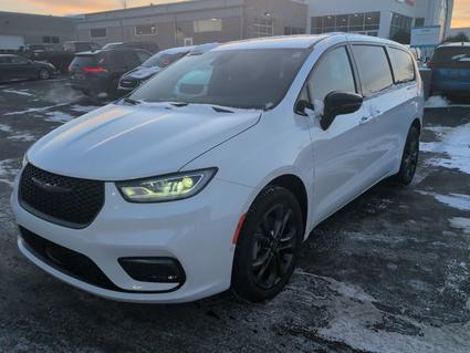 2026 Chrysler Pacifica Slinger WI