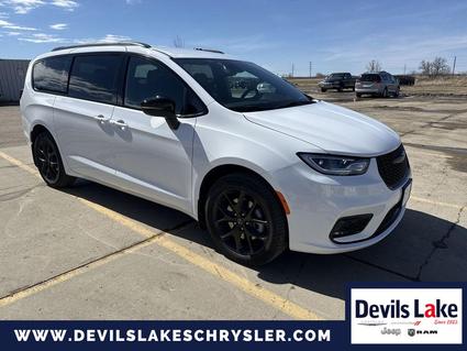 2026 Chrysler Pacifica Devils Lake ND