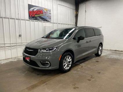 2025 Chrysler Pacifica Hazel Green WI