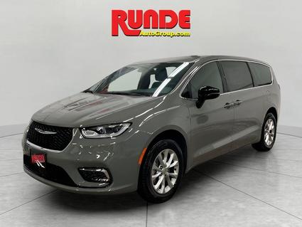 2025 Chrysler Pacifica Hazel Green WI