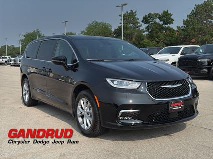 2025 Chrysler Pacifica Green Bay WI