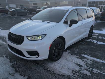 2026 Chrysler Pacifica Slinger WI