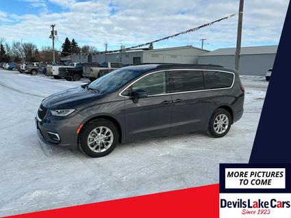 2022 Chrysler Pacifica Devils Lake ND