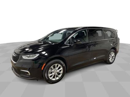 2025 Chrysler Pacifica Hazel Green WI