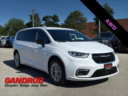 2025 Chrysler Pacifica Green Bay WI