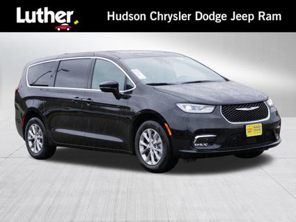 2026 Chrysler Pacifica Hudson WI