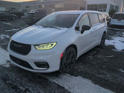 2026 Chrysler Pacifica Slinger WI