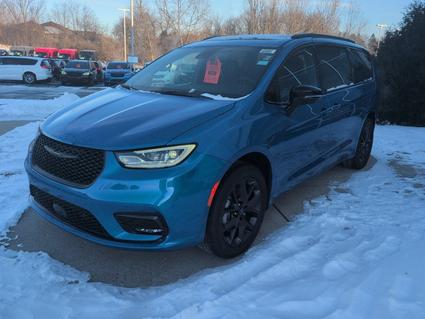 2026 Chrysler Pacifica Slinger WI