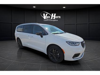 2026 Chrysler Pacifica North Stoughton WI