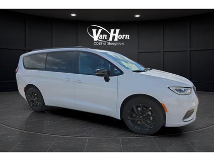 2026 Chrysler Pacifica North Stoughton WI