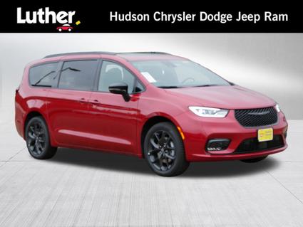 2026 Chrysler Pacifica Hudson WI