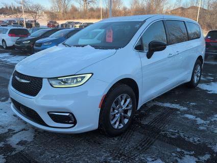 2026 Chrysler Pacifica Slinger WI