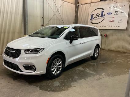 2026 Chrysler Pacifica Roosevelt UT