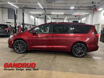 2022 Chrysler Pacifica Green Bay WI