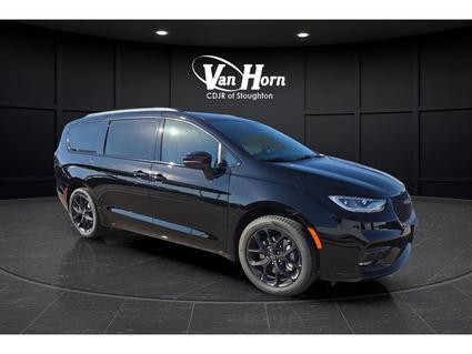 2026 Chrysler Pacifica North Stoughton WI