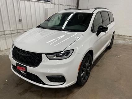 2026 Chrysler Pacifica Hazel Green WI