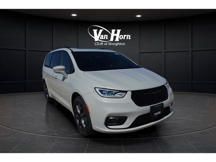 2021 Chrysler Pacifica North Stoughton WI