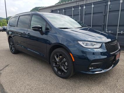 2025 Chrysler Pacifica Winona MN