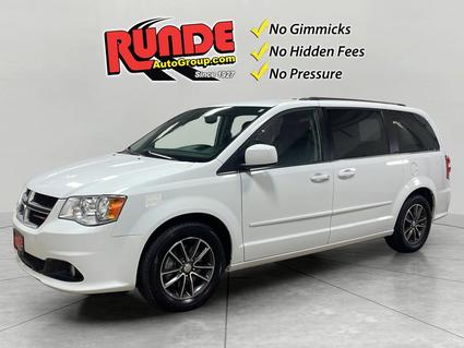 2017 Dodge Grand Caravan Hazel Green WI