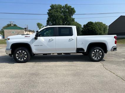 2025 Chevrolet Silverado Manchester IA