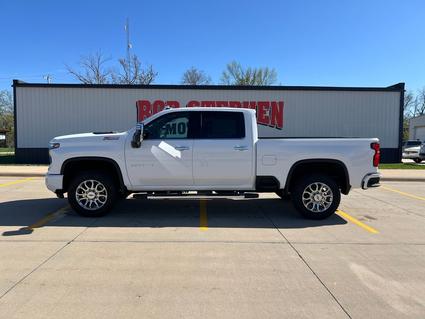 2025 Chevrolet Silverado Manchester IA