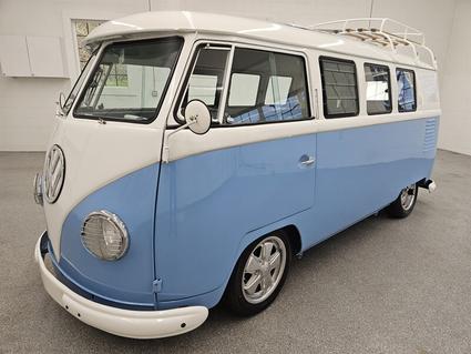1961 Volkswagen Bus/Vanagon Kombi Re-creation Spring City PA