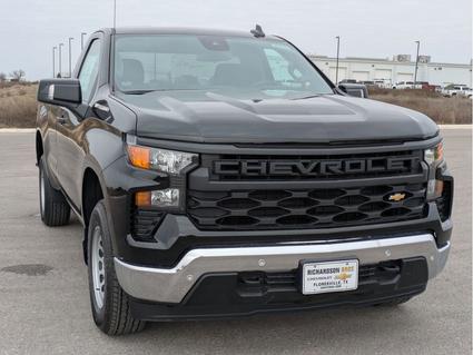 2025 Chevrolet Silverado Pleasanton TX