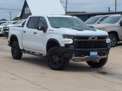 2026 Chevrolet Silverado Pleasanton TX