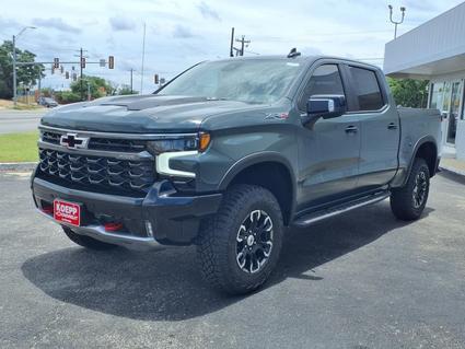 2025 Chevrolet Silverado La Vernia TX