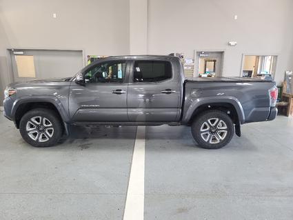 2016 Toyota Tacoma Manchester IA