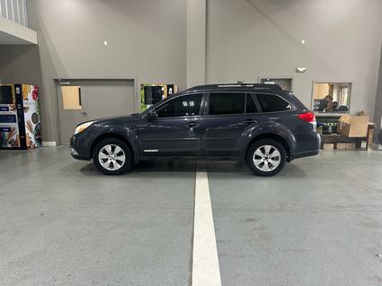 2012 Subaru Outback Manchester IA