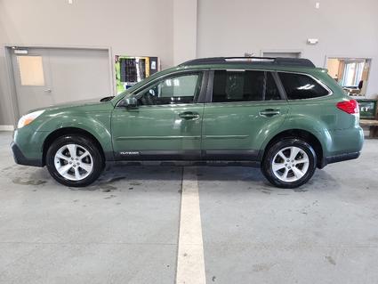 2014 Subaru Outback Manchester IA