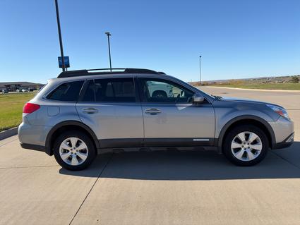 2010 Subaru Outback Pierre SD