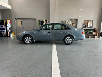 2001 Toyota Avalon Manchester IA