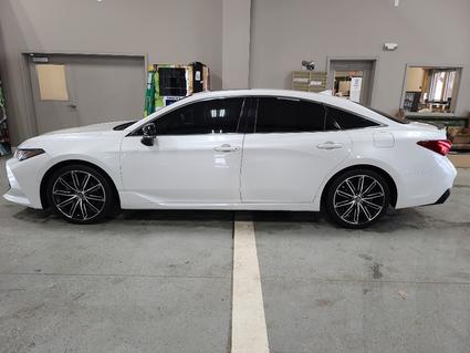 2019 Toyota Avalon Manchester IA