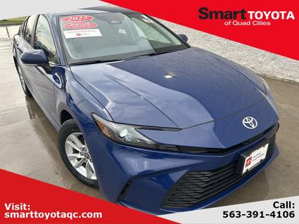 2025 Toyota Camry Hybrid Davenport IA