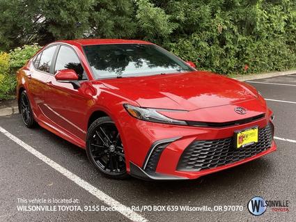 2025 Toyota Camry Hybrid Vero Beach FL