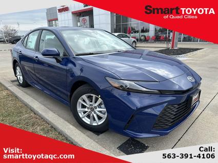 2026 Toyota Camry Hybrid Davenport IA