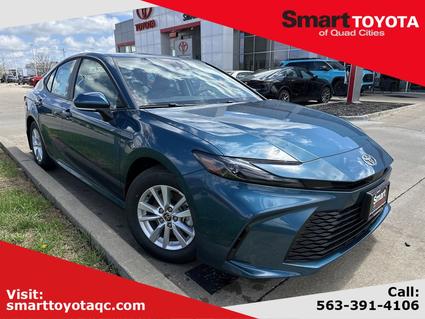 2026 Toyota Camry Hybrid Davenport IA