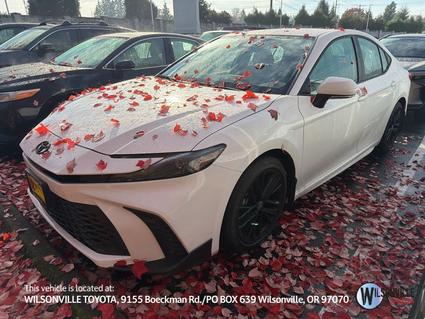 2025 Toyota Camry Hybrid Vero Beach FL