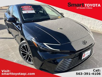 2025 Toyota Camry Hybrid Davenport IA