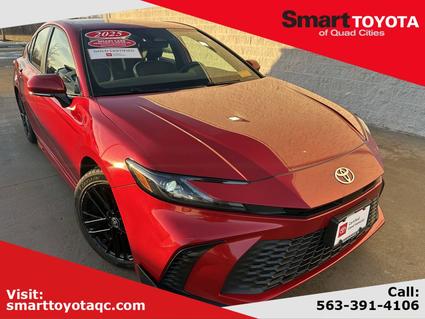 2025 Toyota Camry Hybrid Davenport IA