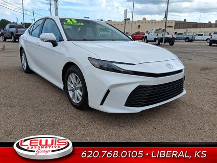 2025 Toyota Camry Hybrid Liberal KS