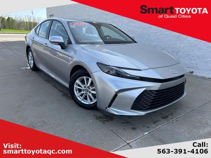 2025 Toyota Camry Hybrid Davenport IA