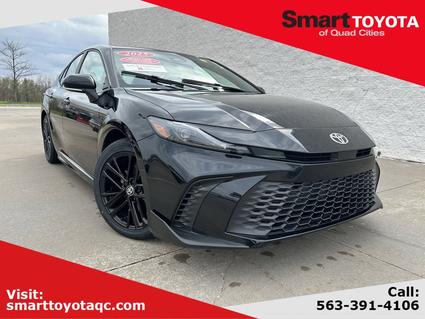 2025 Toyota Camry Hybrid Davenport IA