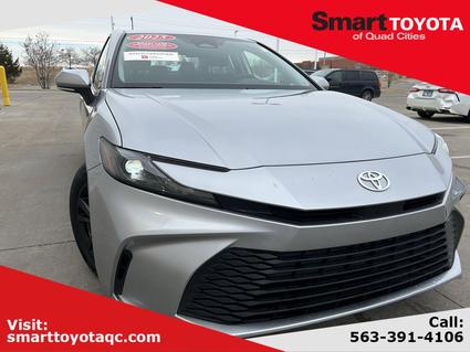 2025 Toyota Camry Hybrid Davenport IA