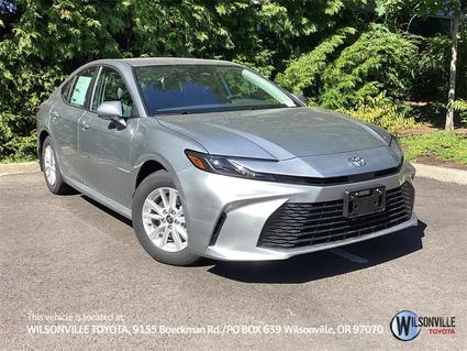 2025 Toyota Camry Hybrid Vero Beach FL